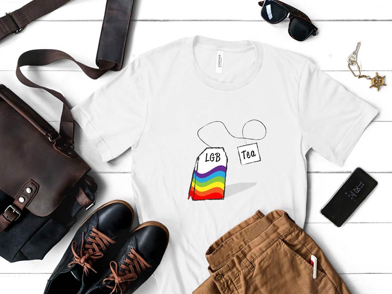 weißes T-Shirt mit Teebeutel mit Regenbogenfarben und dem Schriftzug - 'LGB-Tea' im Grunge Look