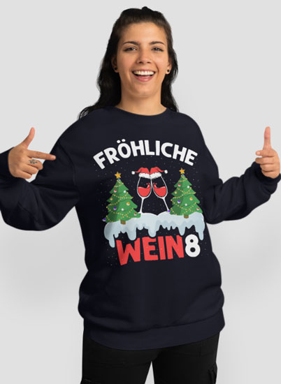 Schwarzes T-Shirt mit Weingläsern und Weihnachtsbäumen und der Aufschrift Fröhliche Wein8
